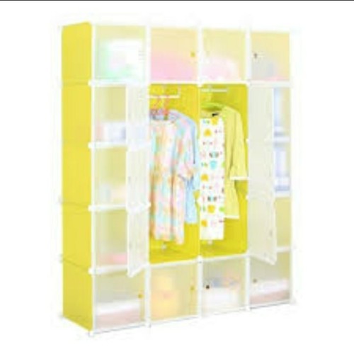 Armoire 4 Battants en plastique avec range-chaussure
